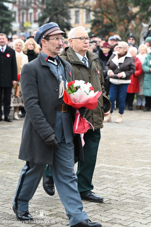 11.XI - obchody na placu Wolności