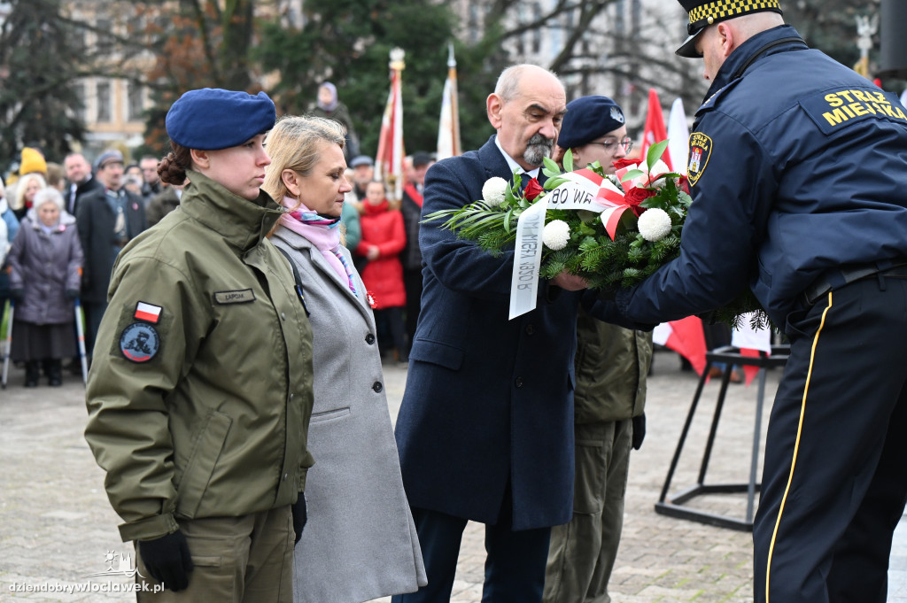 11.XI - obchody na placu Wolności