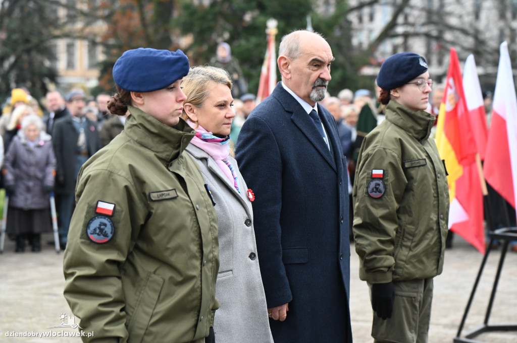 11.XI - obchody na placu Wolności