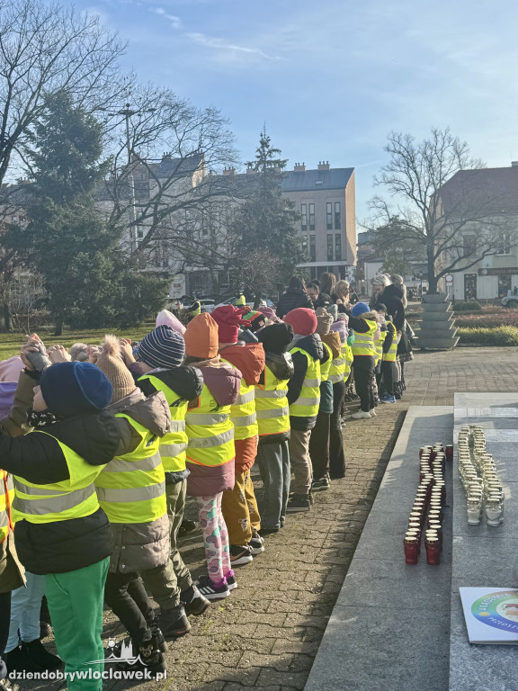 „107 Świateł Pamięci” na Placu Wolności