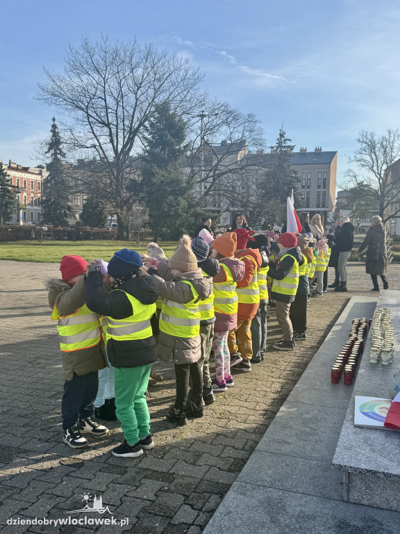 „107 Świateł Pamięci” na Placu Wolności