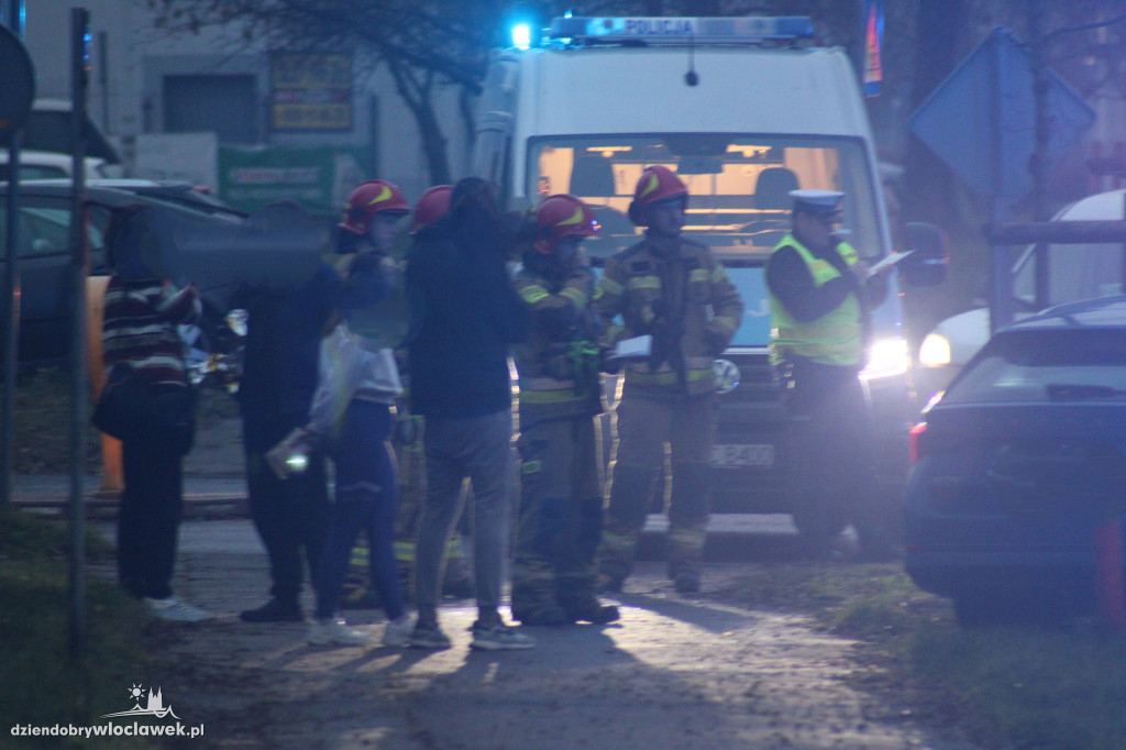 Zderzenie przy komendzie policji
