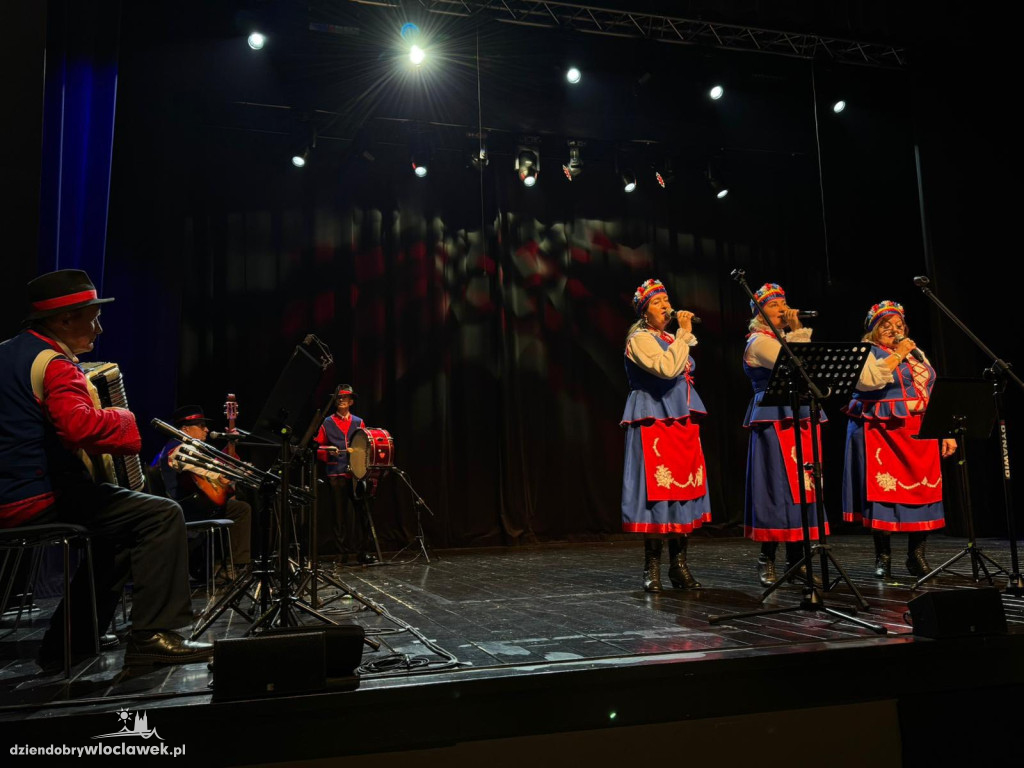 III Powiatowy Przegląd Zespołów Folklorystycznych w Brześciu Kujawskim