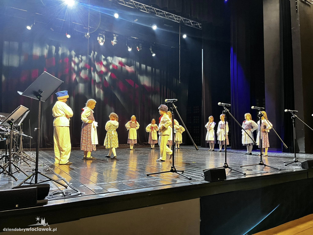 III Powiatowy Przegląd Zespołów Folklorystycznych w Brześciu Kujawskim