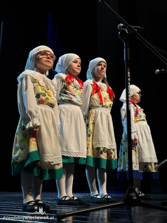 III Powiatowy Przegląd Zespołów Folklorystycznych w Brześciu Kujawskim