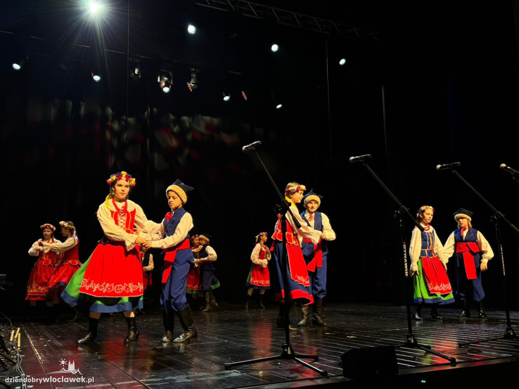 III Powiatowy Przegląd Zespołów Folklorystycznych w Brześciu Kujawskim