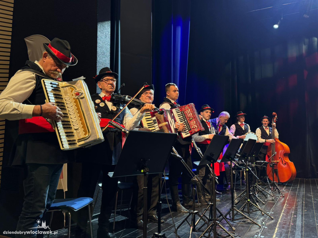 III Powiatowy Przegląd Zespołów Folklorystycznych w Brześciu Kujawskim