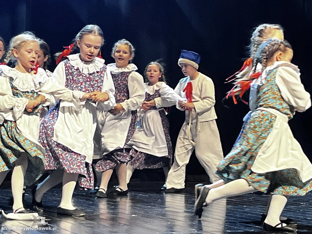 III Powiatowy Przegląd Zespołów Folklorystycznych w Brześciu Kujawskim