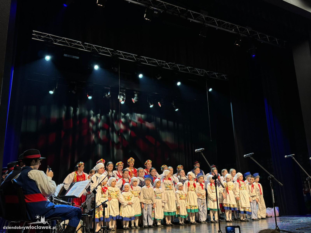 III Powiatowy Przegląd Zespołów Folklorystycznych w Brześciu Kujawskim