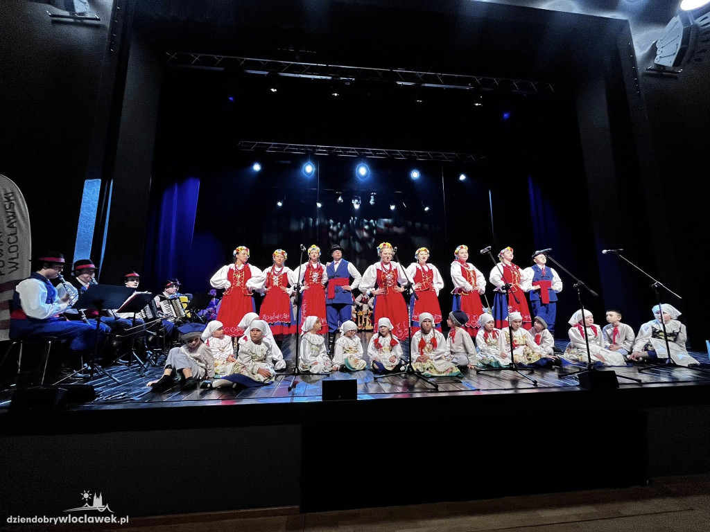 III Powiatowy Przegląd Zespołów Folklorystycznych w Brześciu Kujawskim