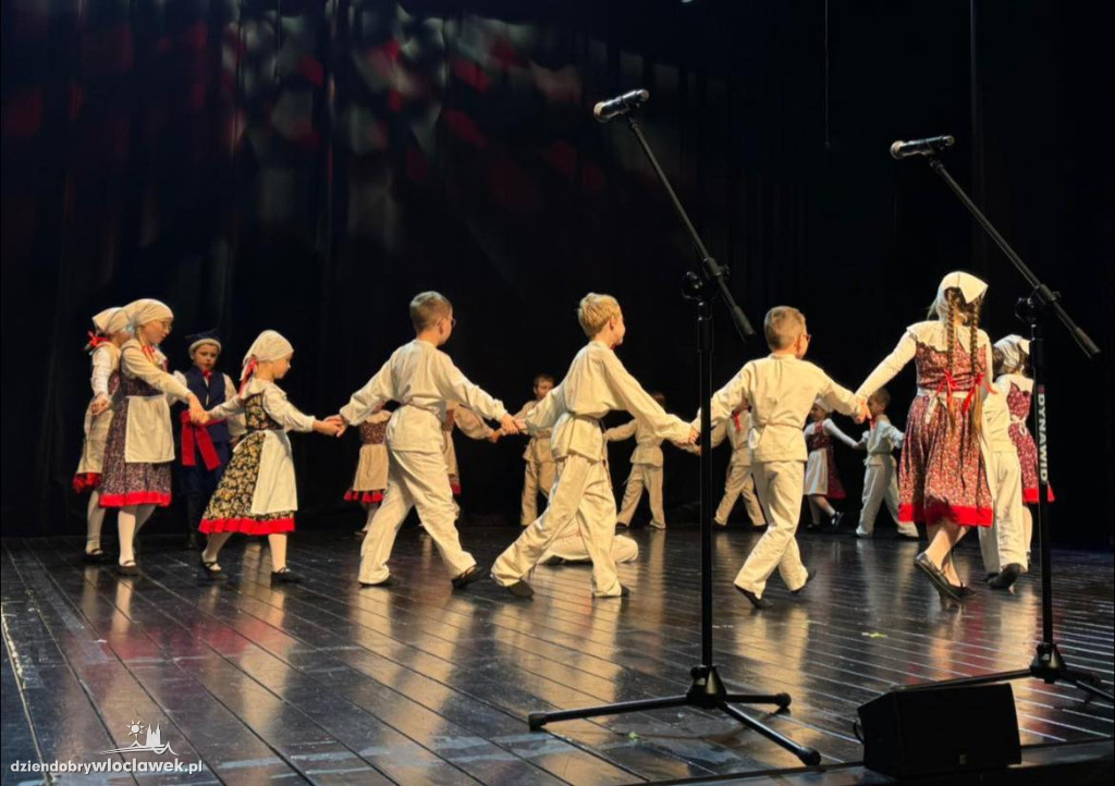 III Powiatowy Przegląd Zespołów Folklorystycznych w Brześciu Kujawskim