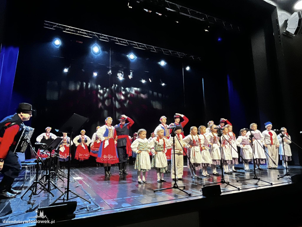 III Powiatowy Przegląd Zespołów Folklorystycznych w Brześciu Kujawskim