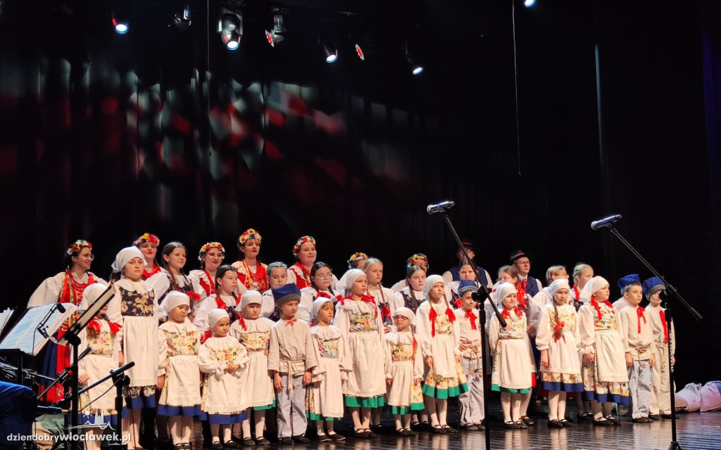 III Powiatowy Przegląd Zespołów Folklorystycznych w Brześciu Kujawskim