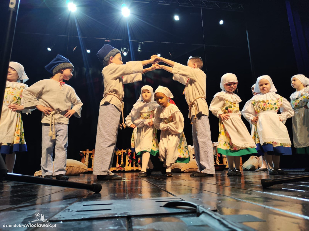 III Powiatowy Przegląd Zespołów Folklorystycznych w Brześciu Kujawskim