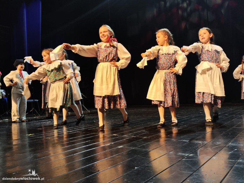 III Powiatowy Przegląd Zespołów Folklorystycznych w Brześciu Kujawskim