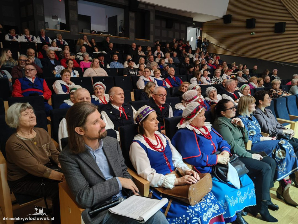 III Powiatowy Przegląd Zespołów Folklorystycznych w Brześciu Kujawskim