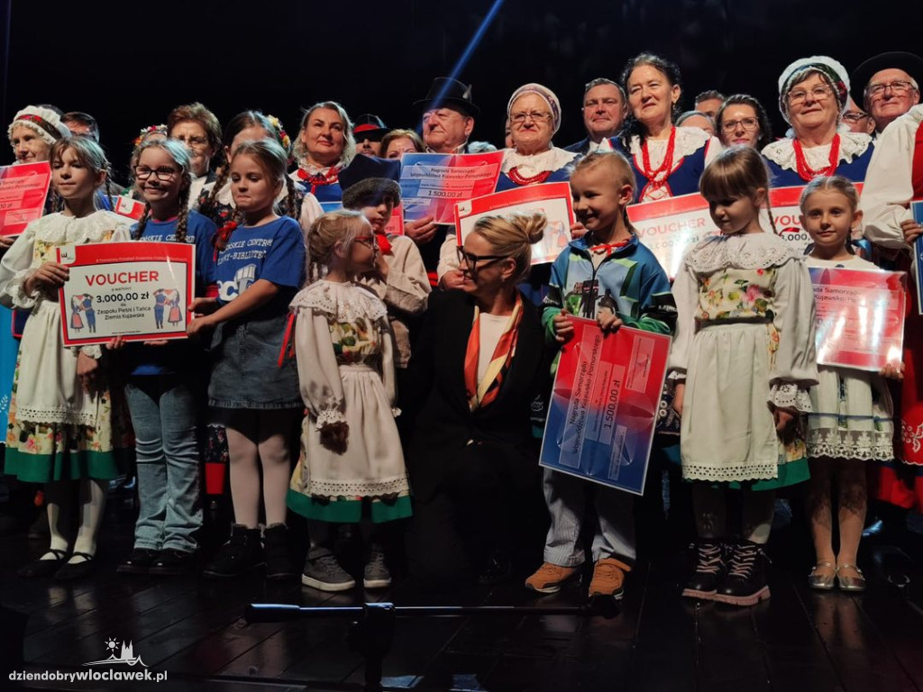 III Powiatowy Przegląd Zespołów Folklorystycznych w Brześciu Kujawskim
