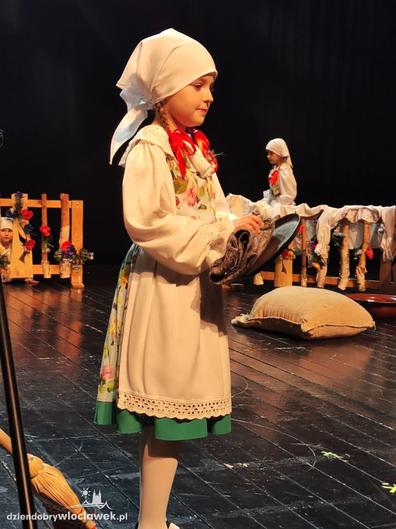 III Powiatowy Przegląd Zespołów Folklorystycznych w Brześciu Kujawskim
