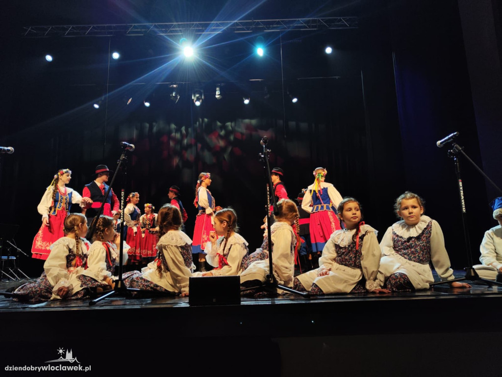 III Powiatowy Przegląd Zespołów Folklorystycznych w Brześciu Kujawskim