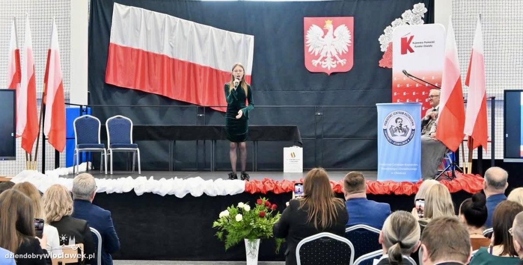 Uczniowie z powiatu nagrodzeni