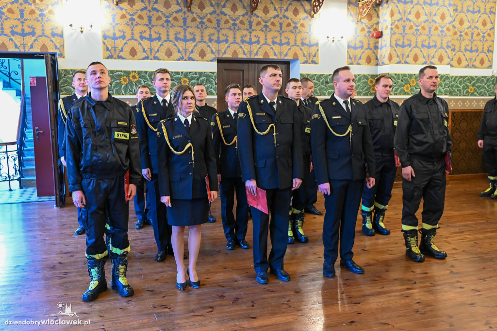 Włocławscy strażacy z awansami i nagrodami