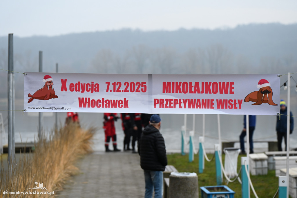 Mikołajkowe Przepływanie Wisły 2025 we Włocławku