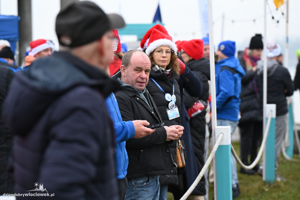 Mikołajkowe Przepływanie Wisły 2025 we Włocławku