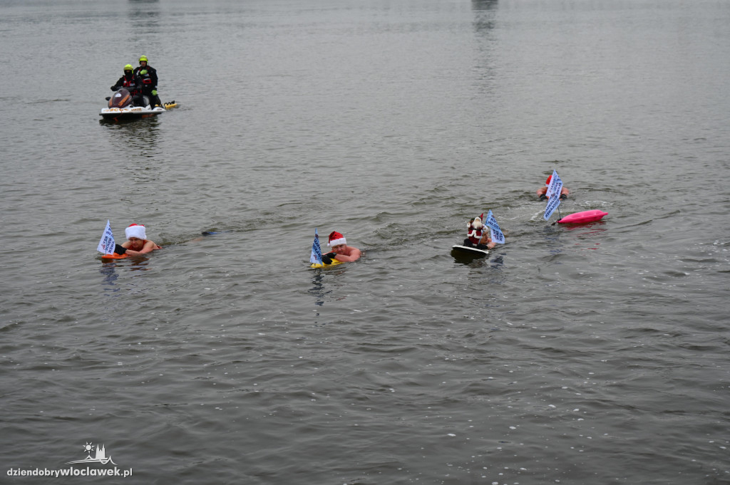 Mikołajkowe Przepływanie Wisły 2025 we Włocławku