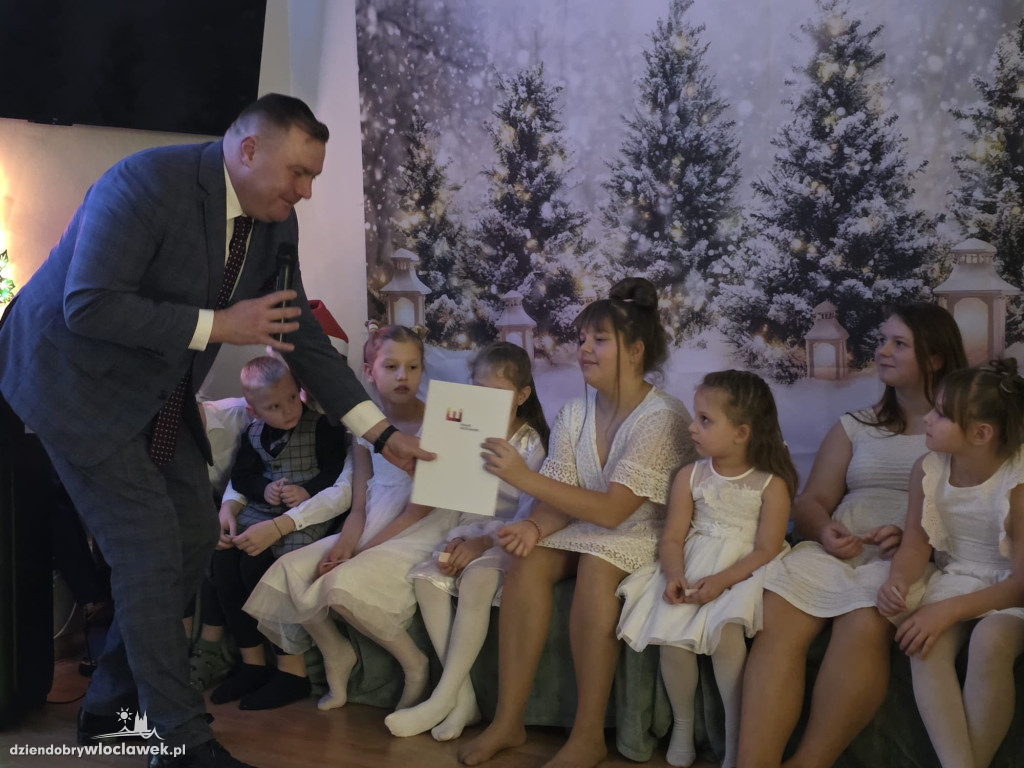 Wigilijne spotkanie w Placówce „Zacisze”. Świąteczny klimat w Nasiegniewie