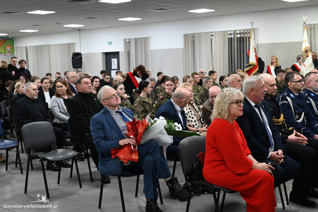 Rocznica wprowadzenia stanu wojennego. Uroczystości patriotyczne w Zakładzie Karnym