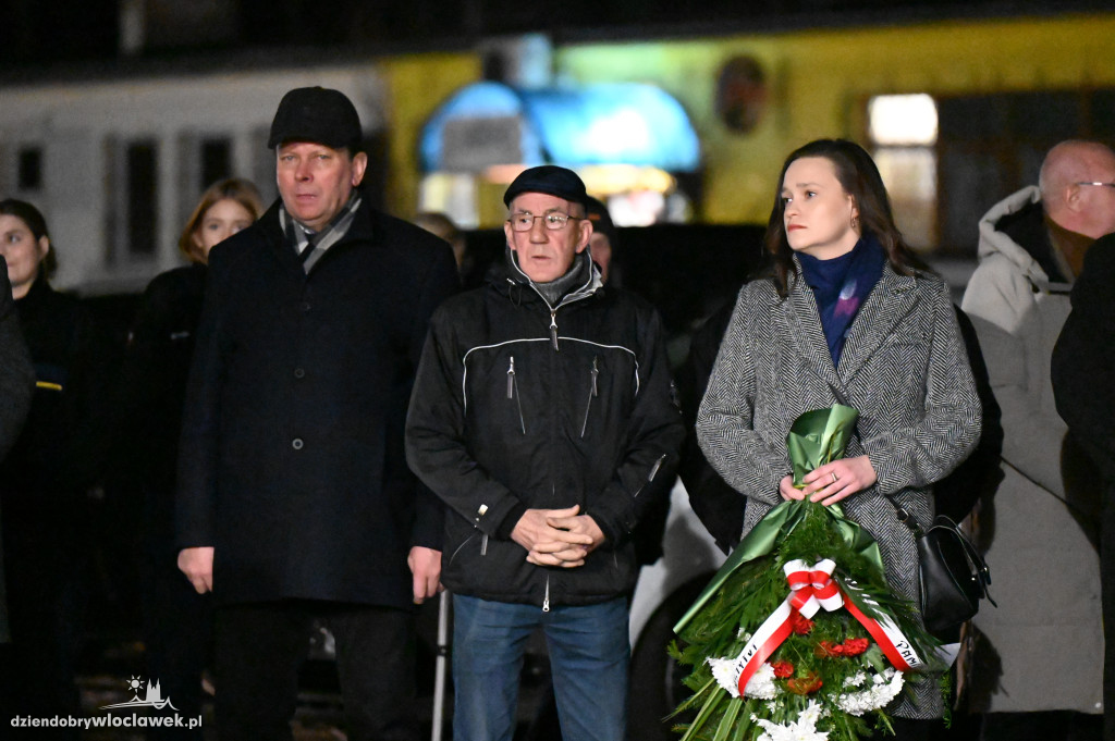 Złożenie kwiatów z okazji 44. rocznicy Stanu Wojennego