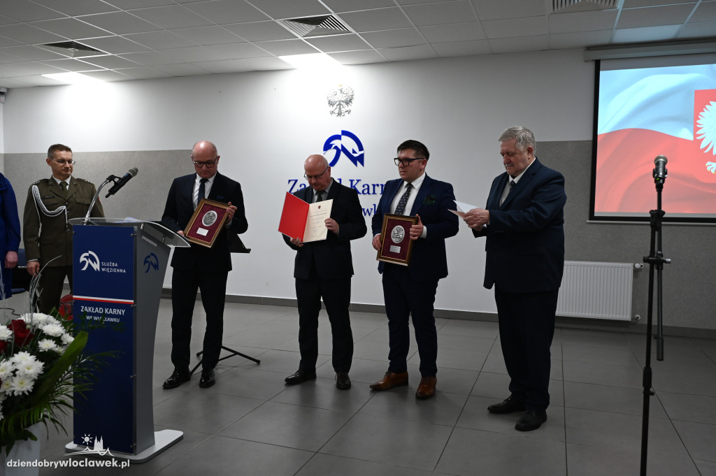 Rocznica wprowadzenia stanu wojennego. Uroczystości patriotyczne w Zakładzie Karnym