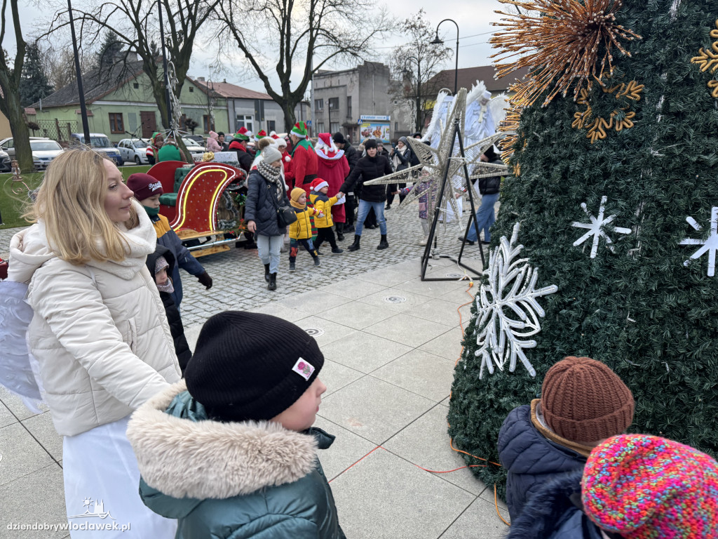 Parada ze Świętym Mikołajem w Brześciu Kujawskim