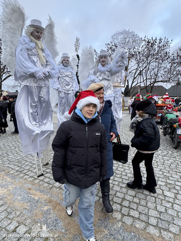 Parada ze Świętym Mikołajem w Brześciu Kujawskim
