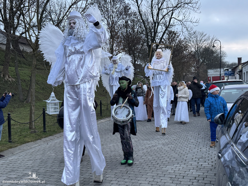 Parada ze Świętym Mikołajem w Brześciu Kujawskim