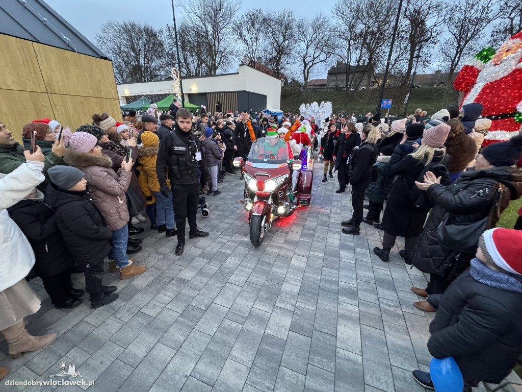 Parada ze Świętym Mikołajem w Brześciu Kujawskim