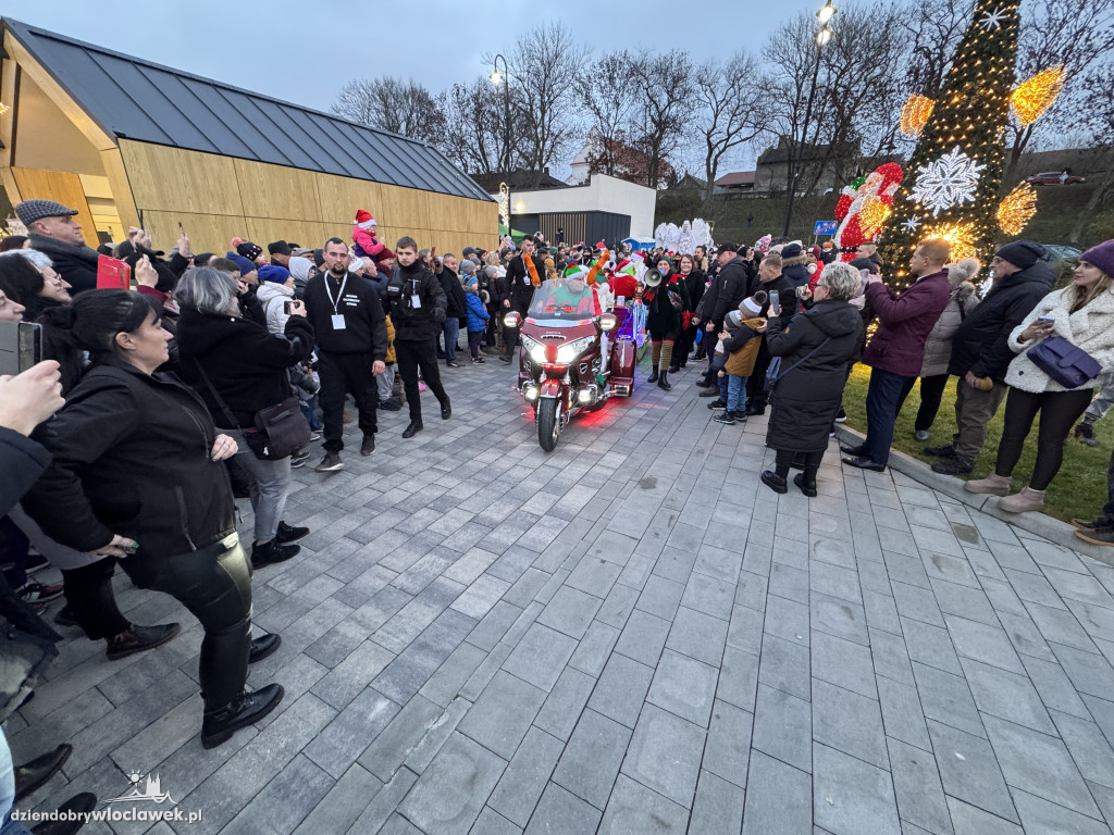 Parada ze Świętym Mikołajem w Brześciu Kujawskim