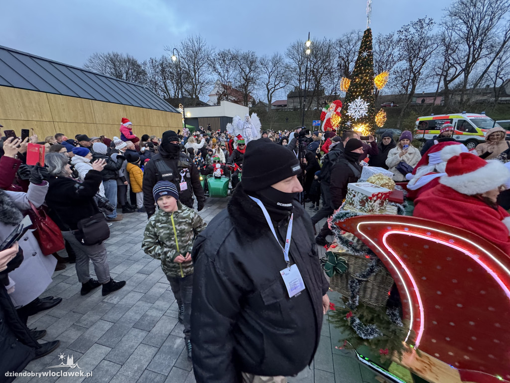 Parada ze Świętym Mikołajem w Brześciu Kujawskim