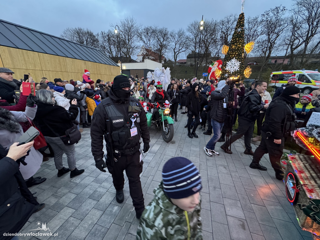 Parada ze Świętym Mikołajem w Brześciu Kujawskim