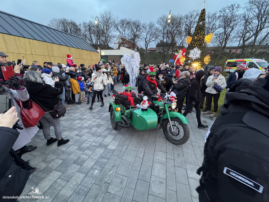 Parada ze Świętym Mikołajem w Brześciu Kujawskim