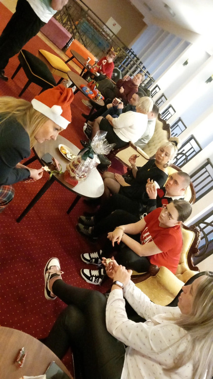 Świąteczne spotkanie grupy teatralnej „Motyle” we Włocławku