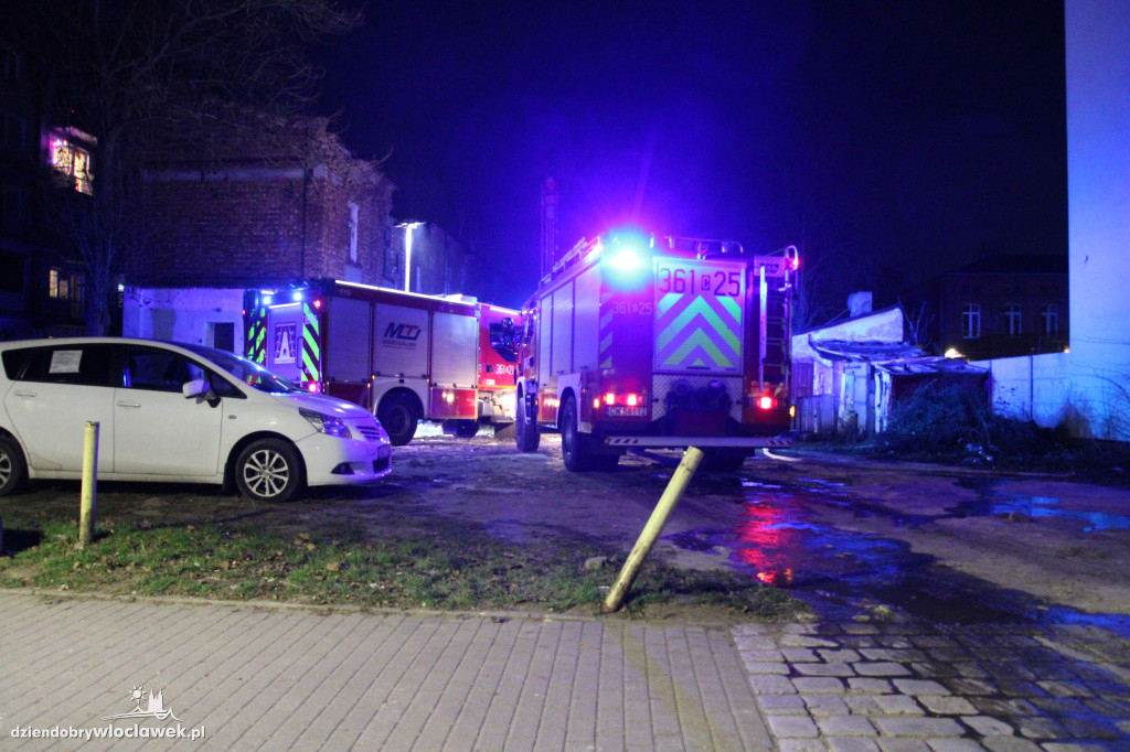 Drugi pożar w opuszczonej kamienicy przy POW
