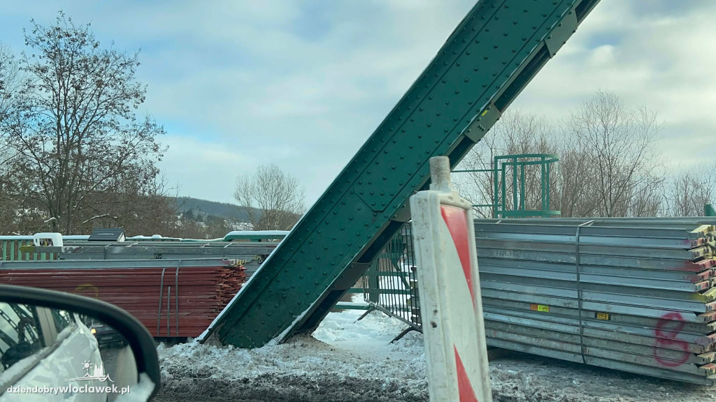 Ruch wahadłowy na moście stalowym - ruszył remont