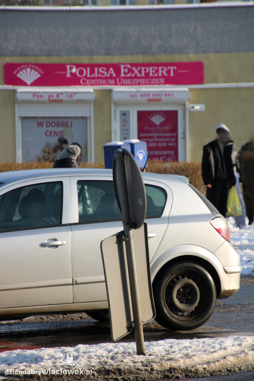 Potrącenie dwóch osób na przejściu dla pieszych
