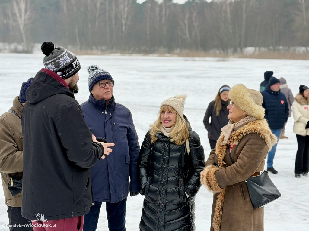 Światełko do nieba z przerębla nad j. Czarnym