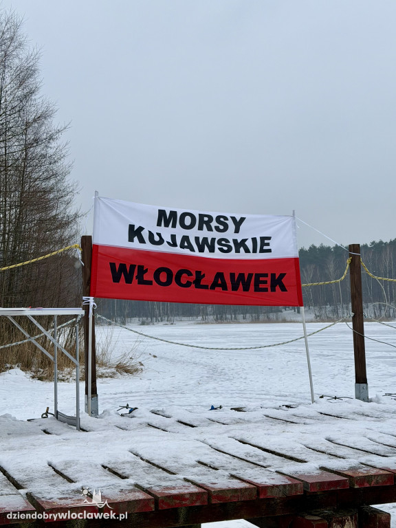 Światełko do nieba z przerębla nad j. Czarnym