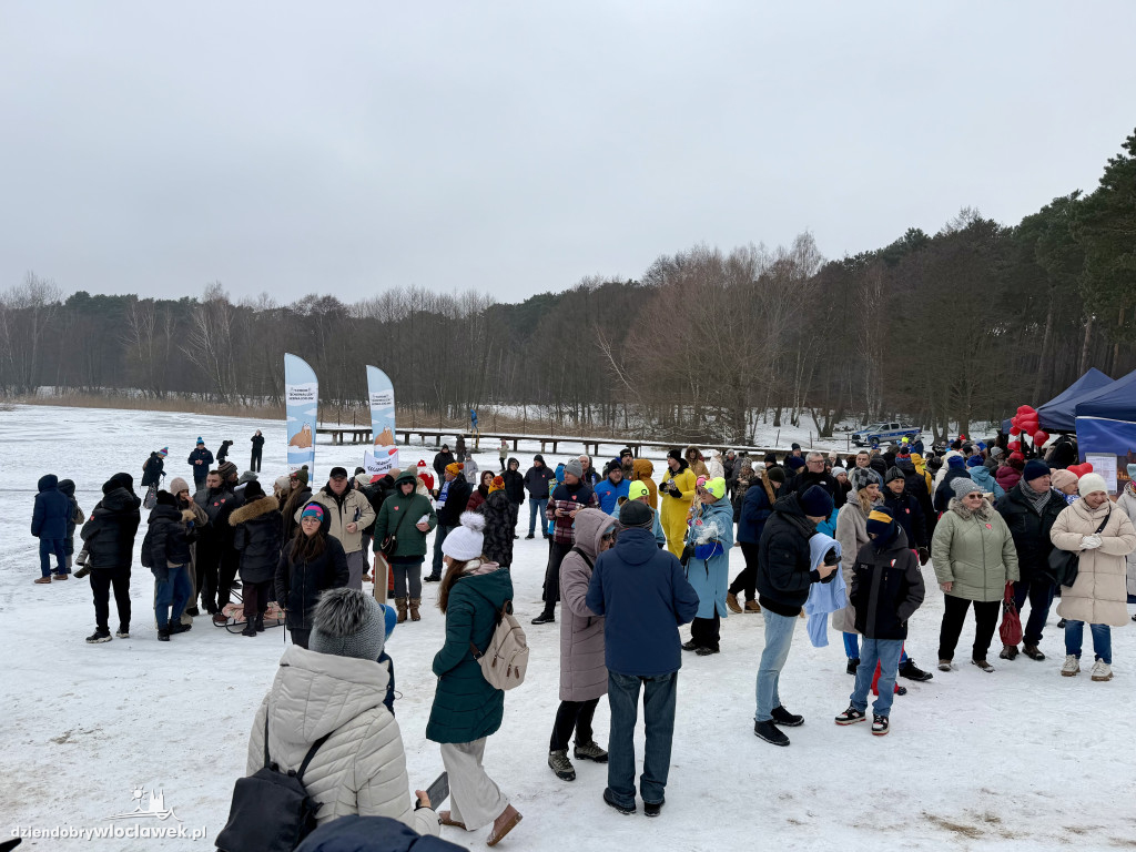 Światełko do nieba z przerębla nad j. Czarnym