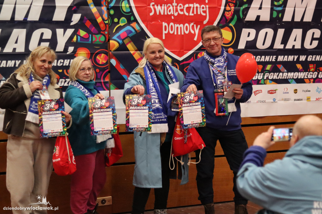 Sztab WOŚP - liczenie pieniędzy z puszek