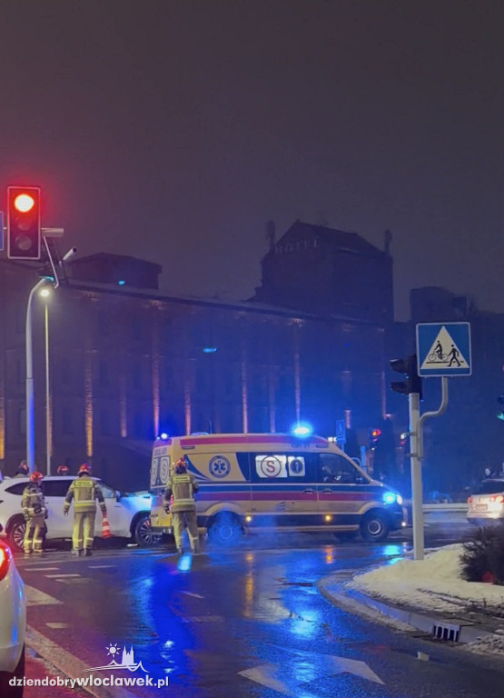 Zderzenie toyoty i volkswagena koło hotelu Młyn