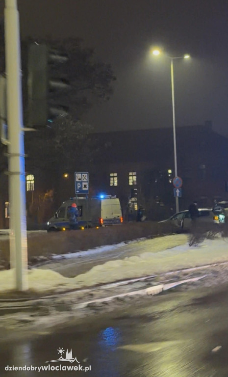 Zderzenie toyoty i volkswagena koło hotelu Młyn
